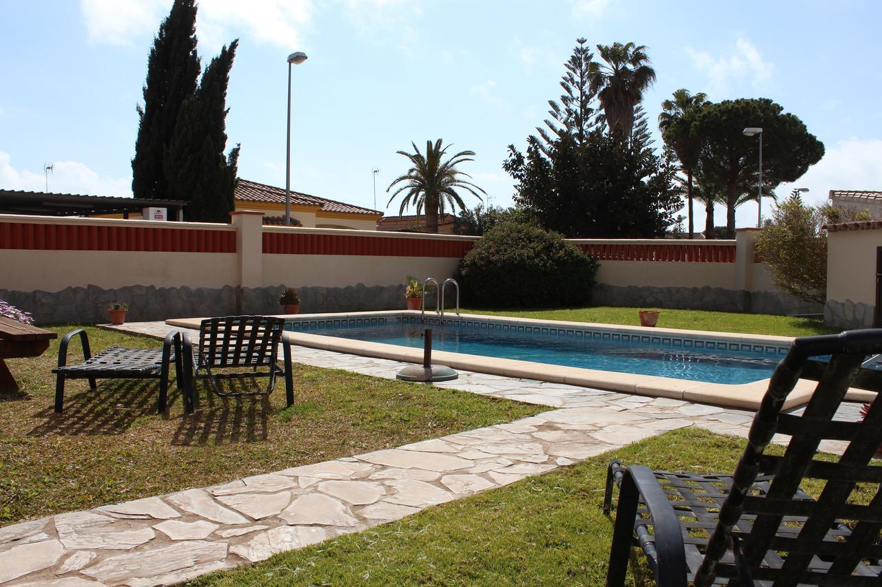 فيلا شيكلانا دي لا فرونتيرافي Chalet Marisma Con Piscina Privada المظهر الخارجي الصورة